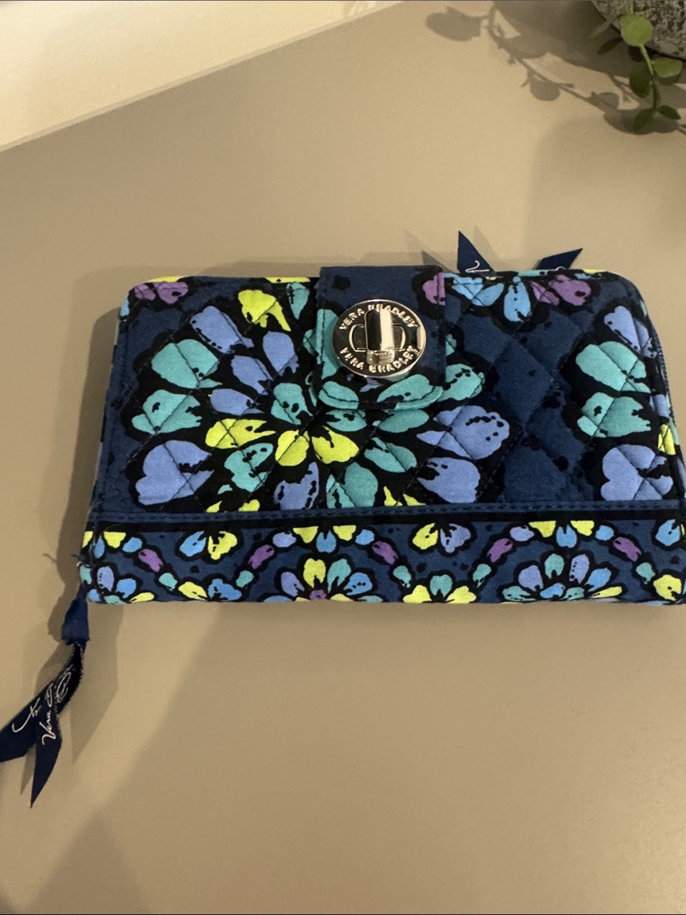 Vera Bradley Navy Quilted Floral Wallet print Indigo pop NWOT